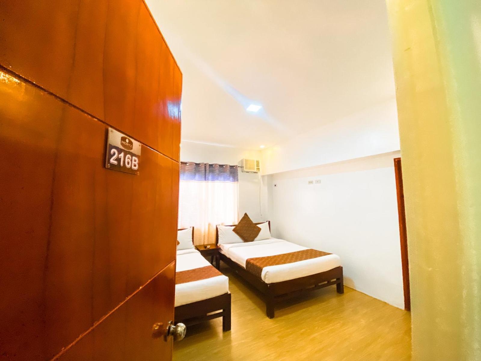 Hortz Hotels And Resorts タガイタイ エクステリア 写真